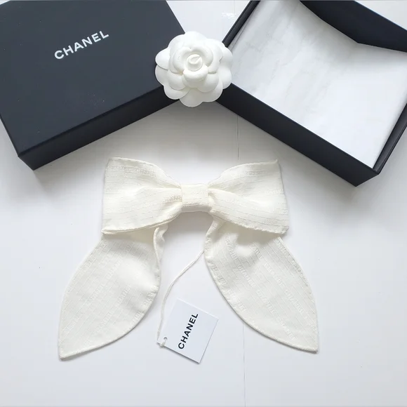 (Sale)Chanel Logo Embroidered Bow Hair Clip Brand New